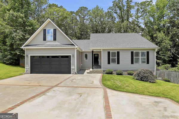 121 Churchill Court LaGrange