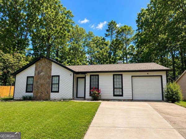 824 Greenhedge Drive Stone Mountain