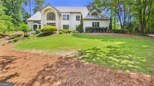 main picture of 10 Quarry Lake Court, Atlanta