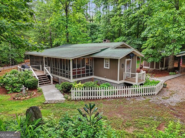 5637 Murray Cove Road, Tiger