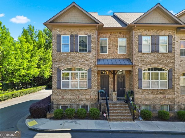 main picture of 913 Telfair Close, Sandy Springs