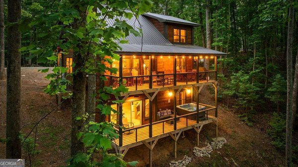 391 Little Bushy Head Road, Blue Ridge