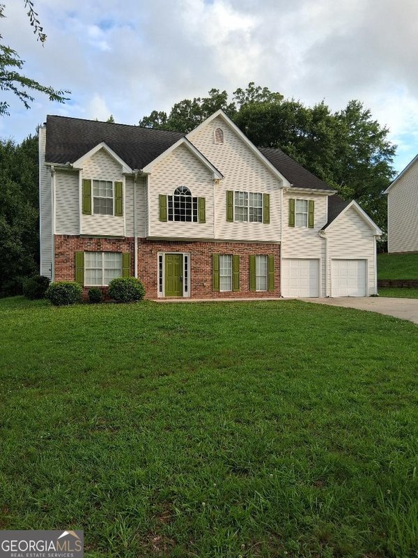 140 Dearing Woods Way, Covington
