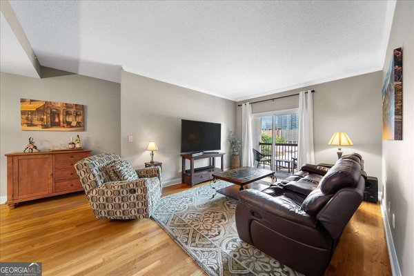 1074 Peachtree Walk, Atlanta