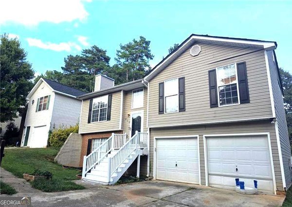 828 Tradd Court Stone Mountain