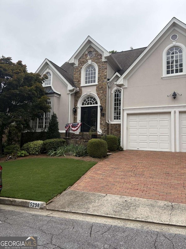 5298 Brookelake Drive, Dunwoody