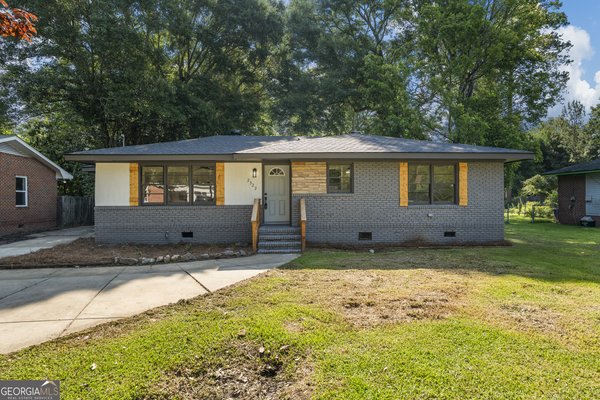2322 LAUREL DRIVE COLUMBUS