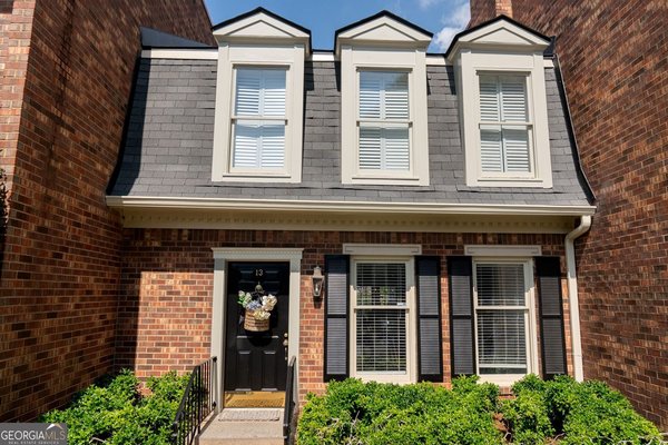 13 Stratford Hall Place, Atlanta