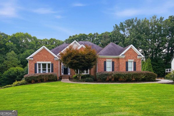 1825 Country Crest Way, Dacula