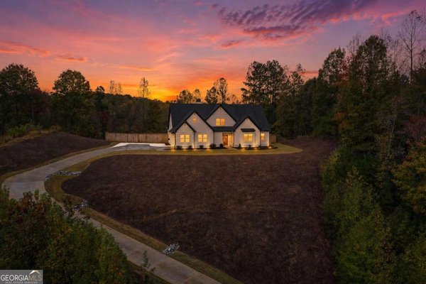 612 Walker Court, Canton