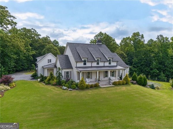 main picture of 1380 Newt Green Road, Cumming