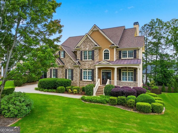 main picture of 2440 Saxony Trace, Alpharetta