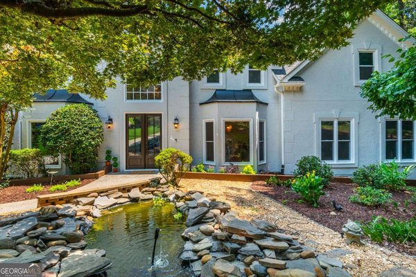 2865 Stoneglen Close Roswell