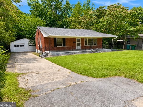 895 Laurel Street, Forest Park
