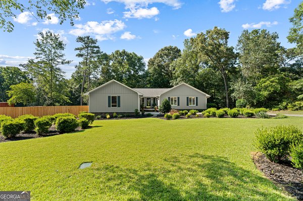 302 Smoke Rise Dr, Warner Robins