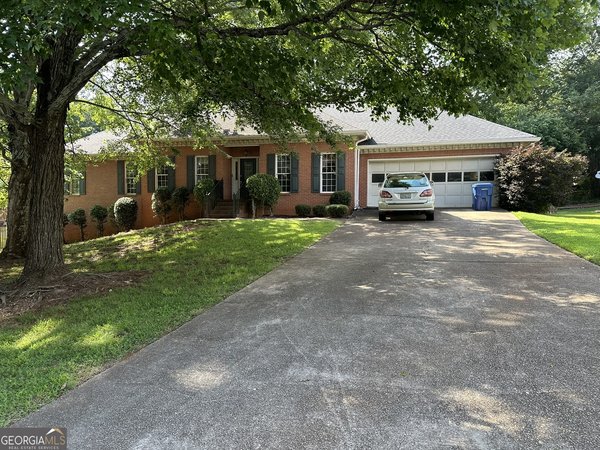823 Austin Court, Lawrenceville