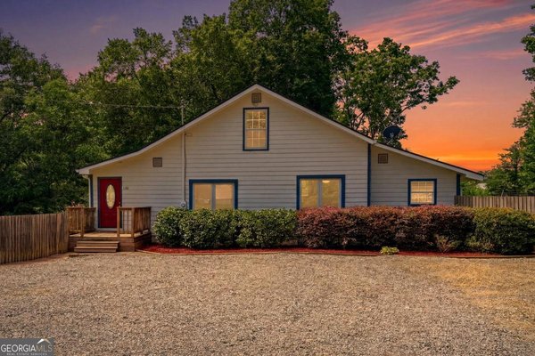 135 Grogan Road, White