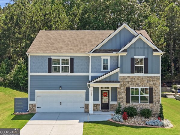 main picture of 1007 Sly Fox Run, Fairburn