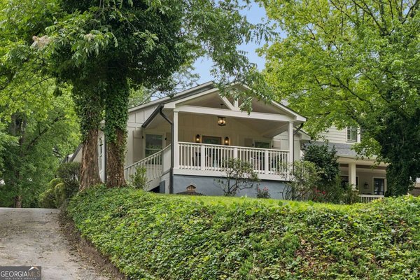 1307 Sylvan Circle, Brookhaven
