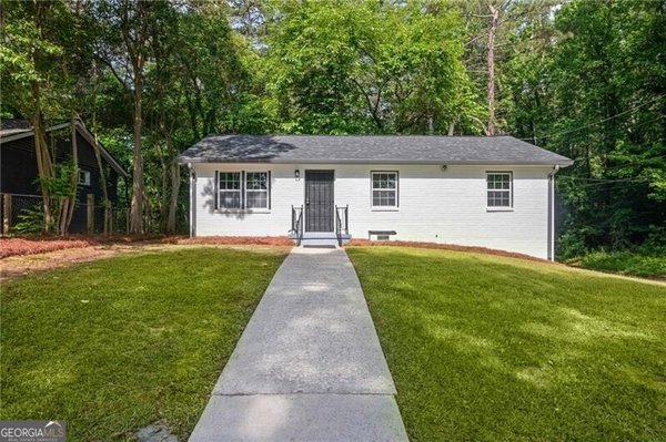 main picture of 2889 Macon Drive, Atlanta