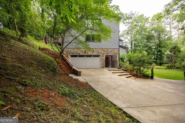main picture of 4328 Valley Trail Drive, Atlanta