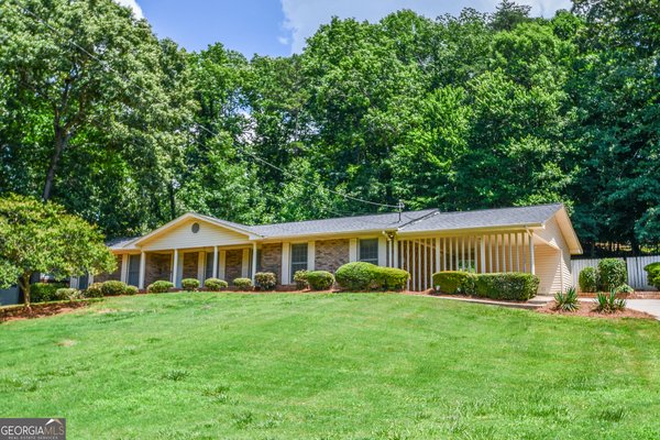 1512 Robinhood Trail, Gainesville