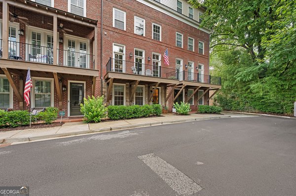 357 Blue Court, Marietta