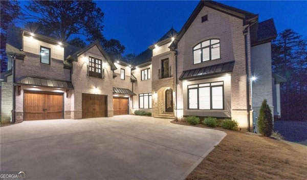 10765 Shallowford Road, Roswell