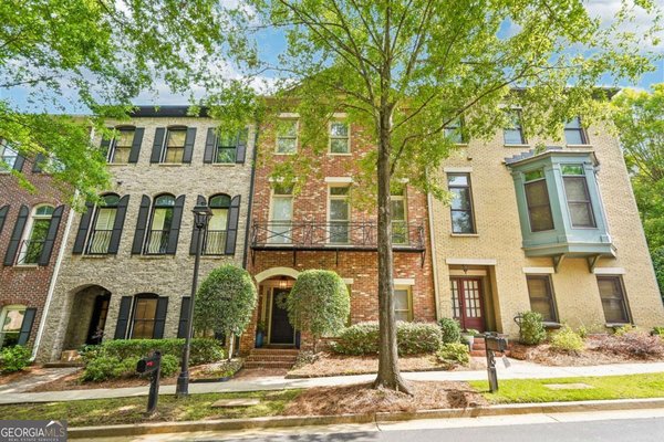 151 Ridge Way, Roswell