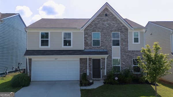 main picture of 237 Traminer Way, Braselton