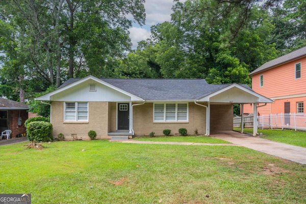 1867 Pinedale Place, Decatur