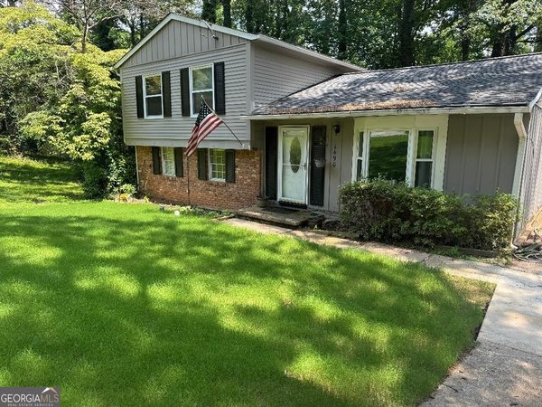 1490 Dewberry Trail, Marietta