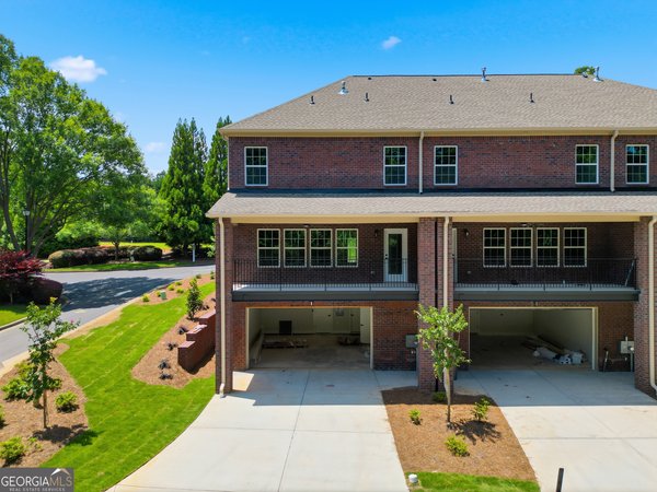TOWNHOUSES AT LANIER