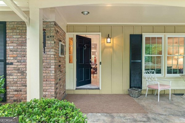 2480 Flair Knoll Drive, Atlanta