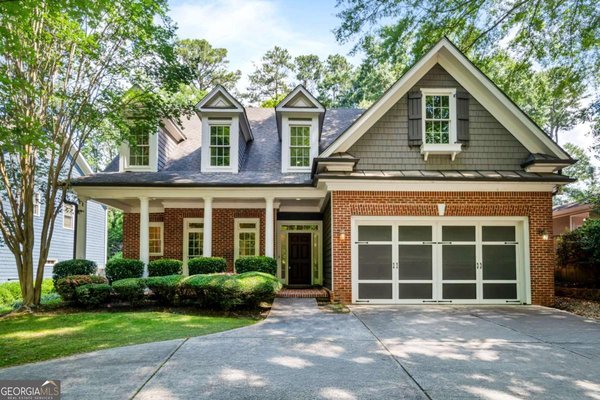 1584 Dresden Drive, Brookhaven