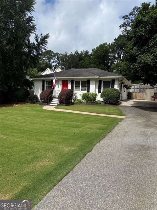 1631 Fearn Circle Brookhaven