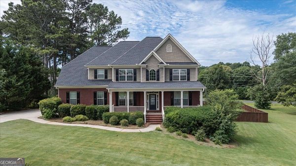 main picture of 136 Dunedin Drive, Bethlehem