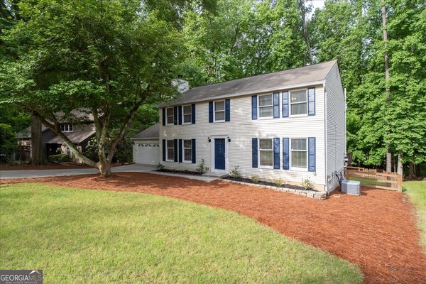 9470 Hillside Drive, Roswell