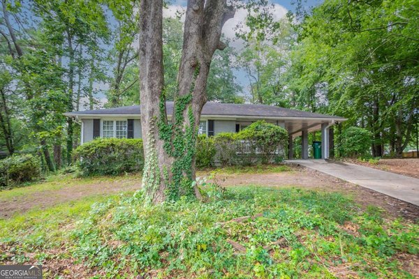 4696 Rockbridge Road Stone Mountain