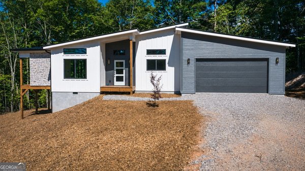 215 Brookhaven Dr., Blairsville