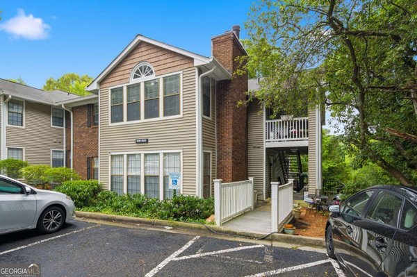 619 Barrington Hills Drive Atlanta