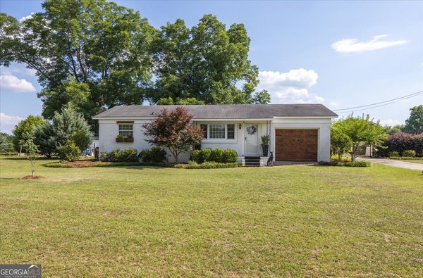 2200 Lakeview Road, Byron