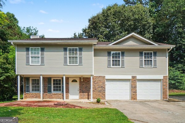 3364 Hollyridge Trail Marietta