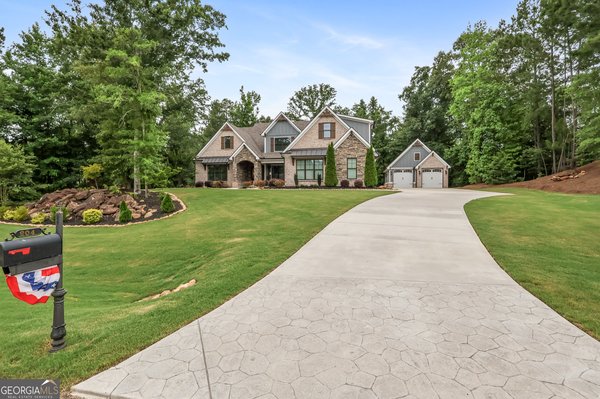 204 Tuxedo Circle Forsyth