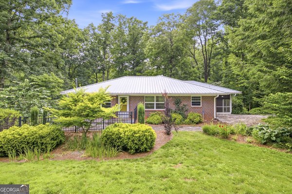 190 North St Clarkesville