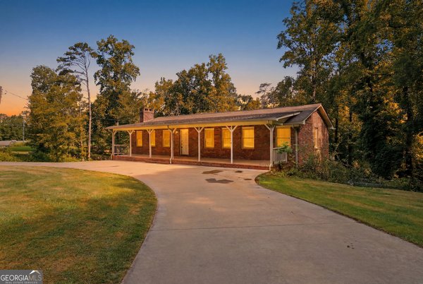 1042 Lakeland Drive, Toccoa