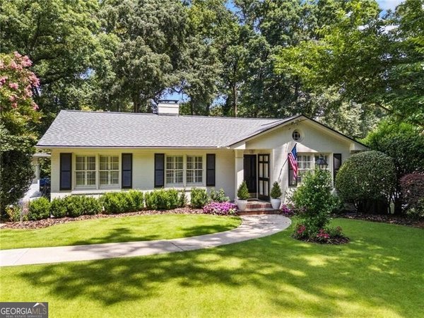 1556 Walthall Court, Atlanta