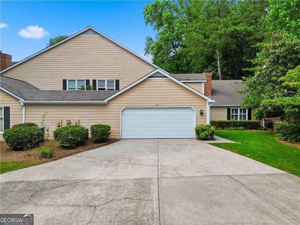 128 Great Oaks Lane, Roswell