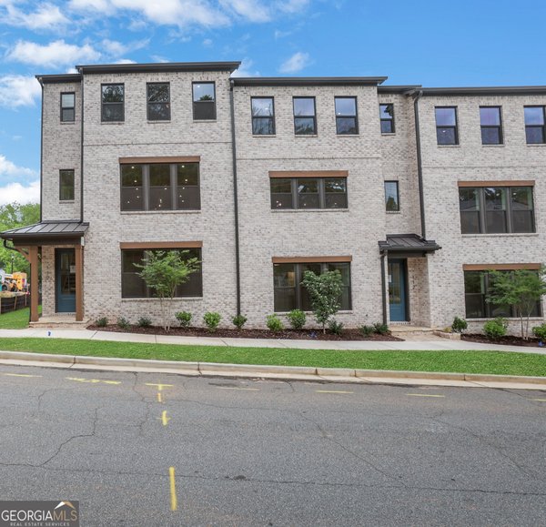110 Bridgecrest Road, Roswell