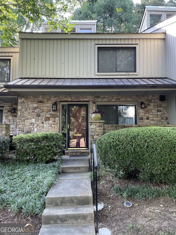 1252 Druid Knoll Drive Brookhaven